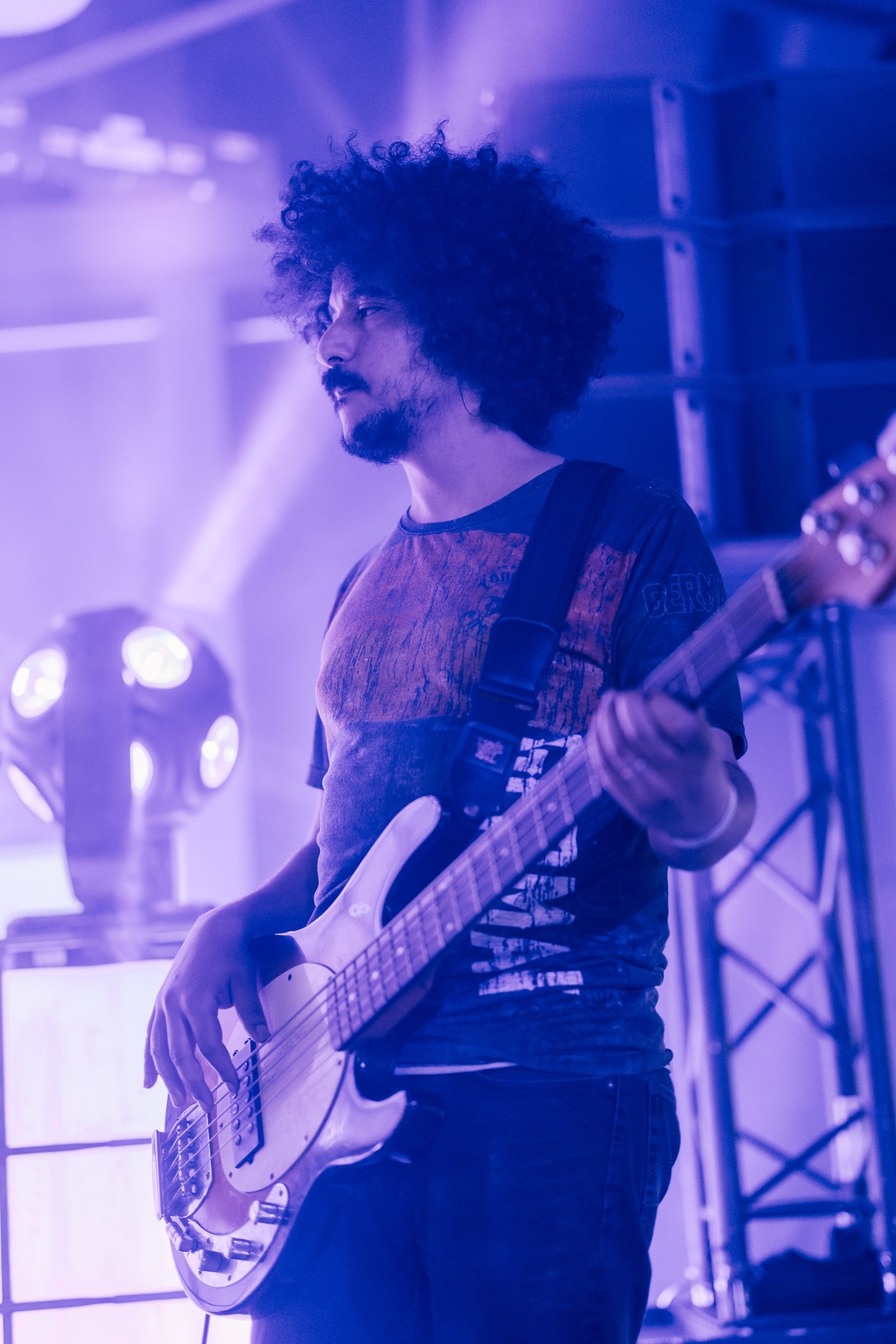 Morat on bass, lost in the music